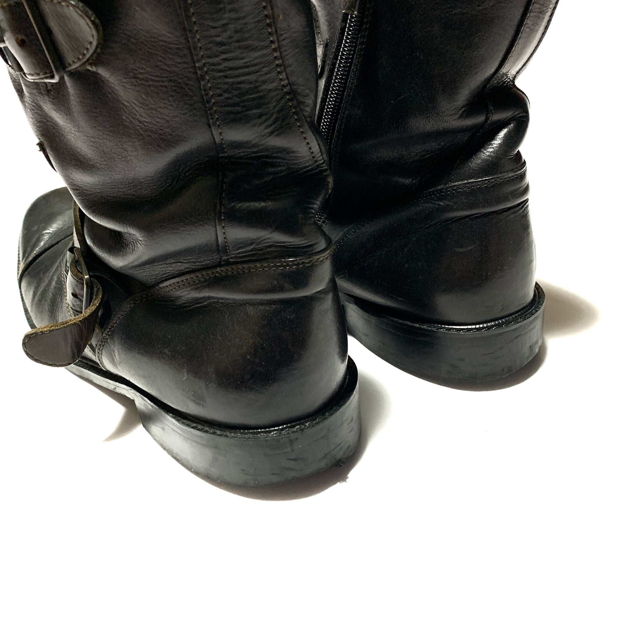 Design Belt Side Zip Boots